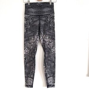 Lululemon wunder under graphic floral black white printed high rise leggings
